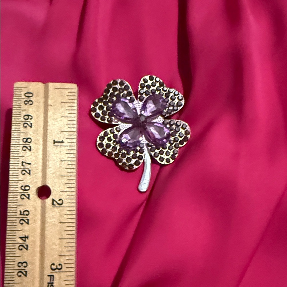 Purple Clover Brooch - Picture 4 of 9